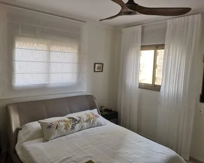 וילונות בחדר שינה