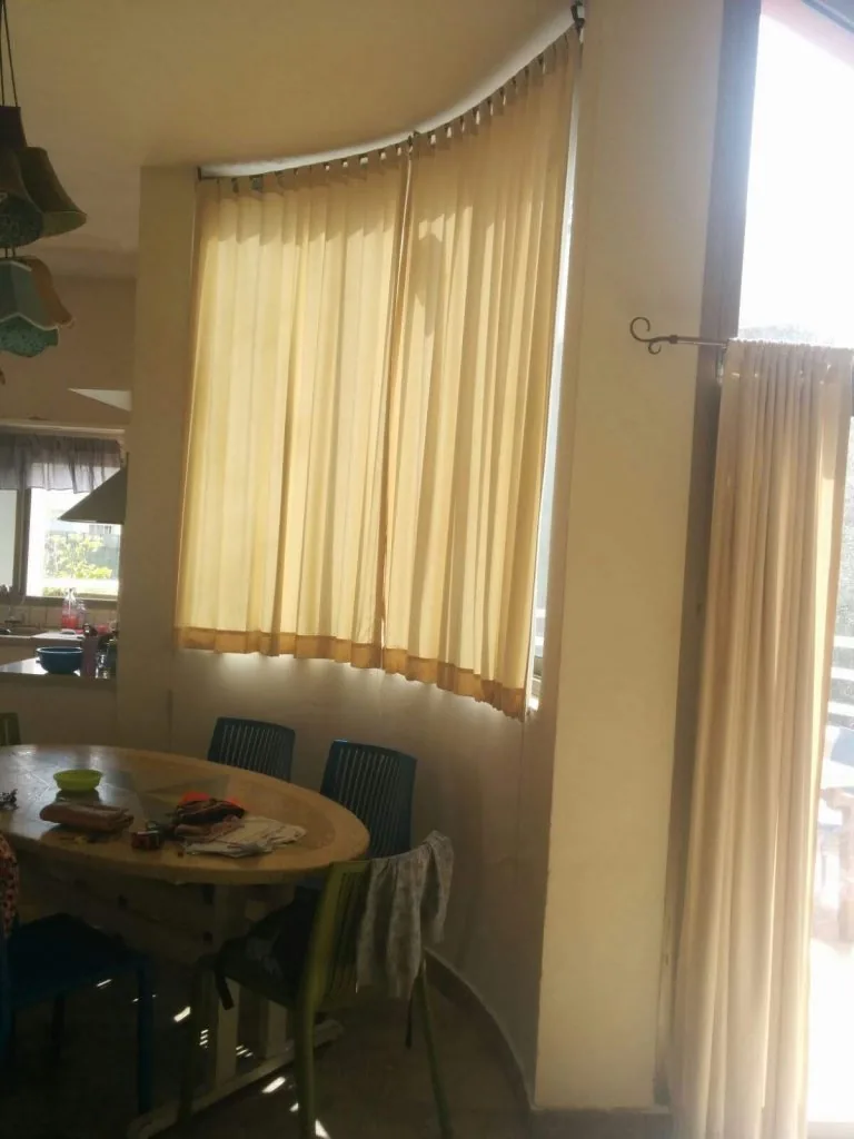 עבודת וילונות בהתאמה אישית